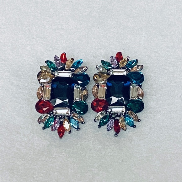 Jewelry - ♓️🅿️  Austrian Crystals Statement Earrings